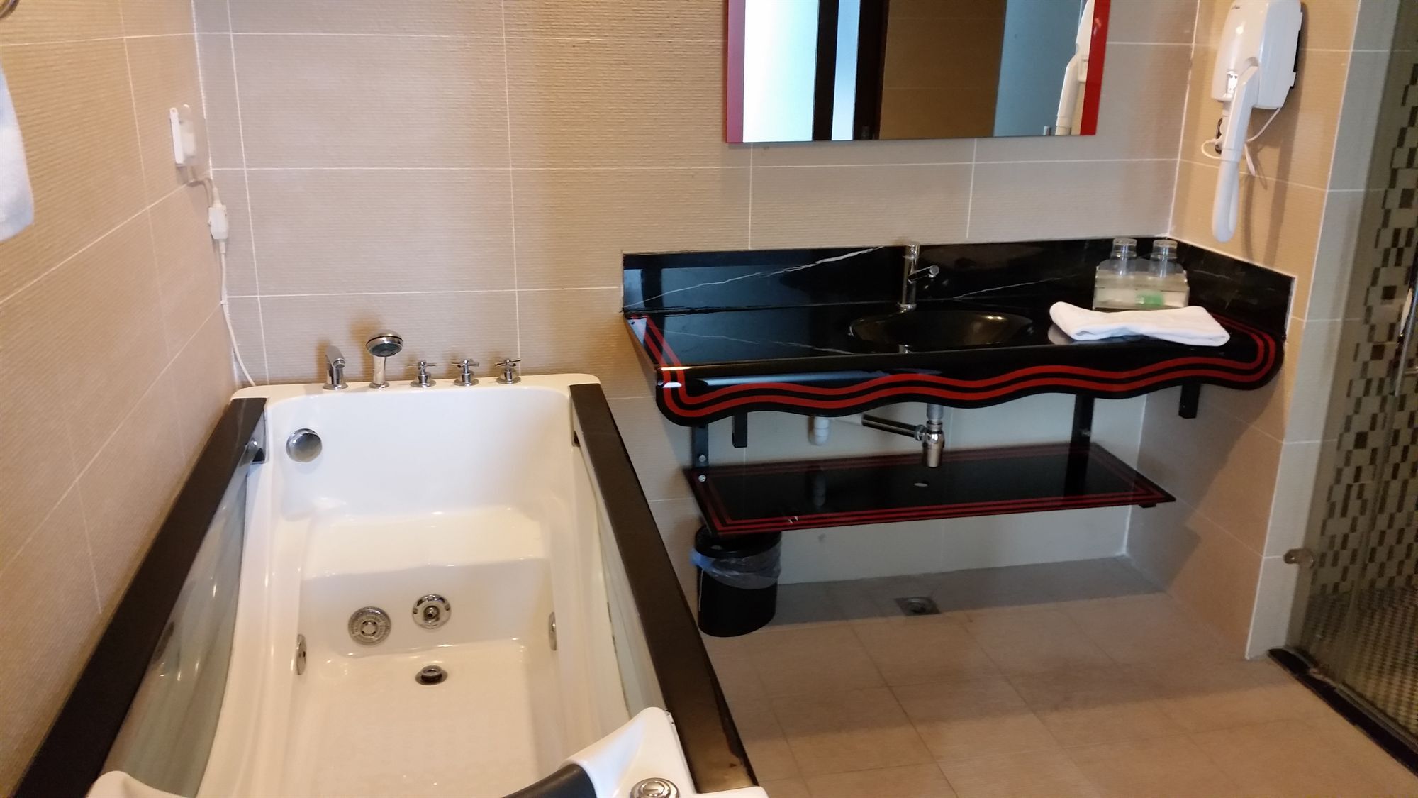 Mb Hotel Tawau Exteriör bild